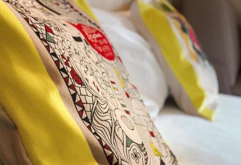 اتاق استاندارد, Agur Deneri