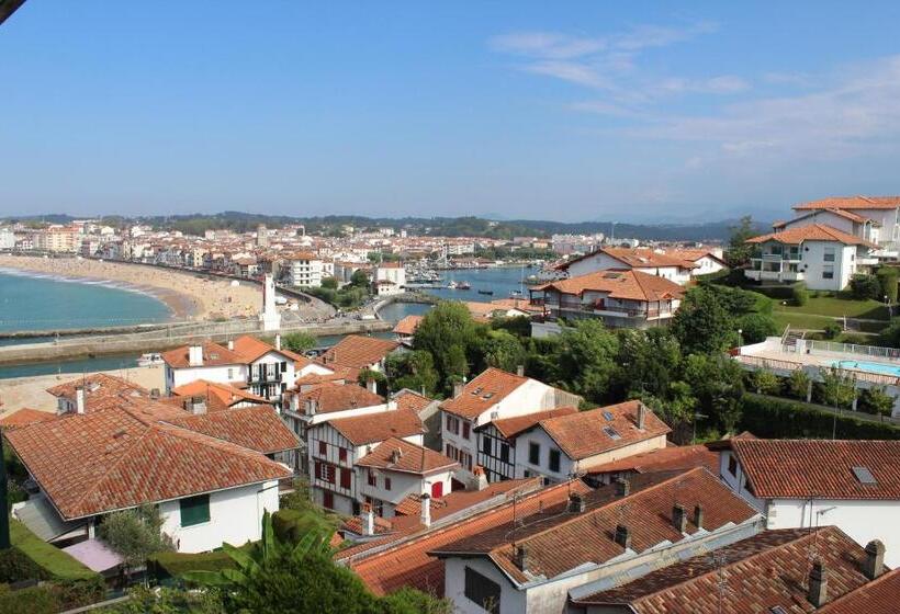 Standard Room with Views, Agur Deneri