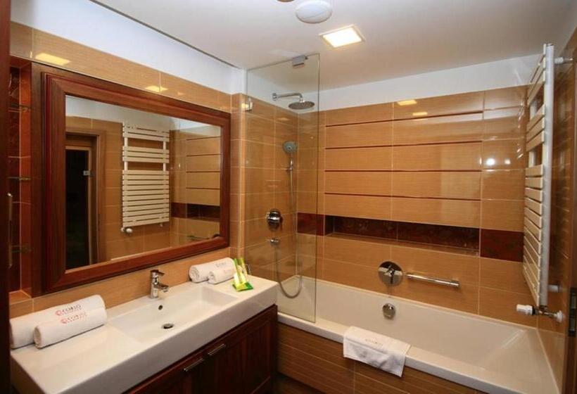 سوئیت کلاسیک, Corso Hotel Pécs