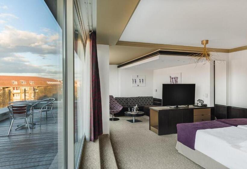 سوییت, Corso Hotel Pécs