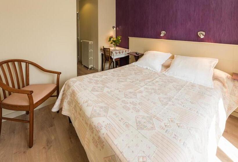 اتاق استاندارد سه نفره, Hôtel Ardiden