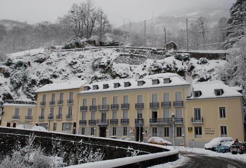 اتاق استاندارد سه نفره, Hôtel Ardiden