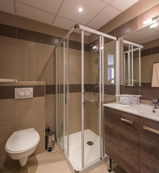 اتاق استاندارد چهار تخته, Hôtel Ardiden