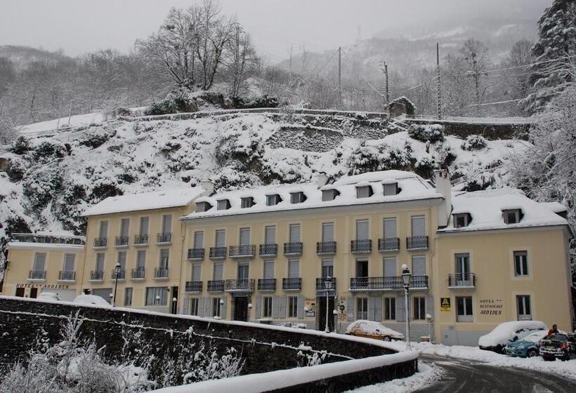 Standard Quadruple Room, Hôtel Ardiden