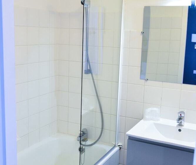 اتاق استاندارد, L Europe   Cholet Gare