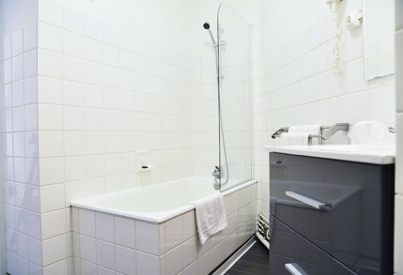 اتاق استاندارد, L Europe   Cholet Gare