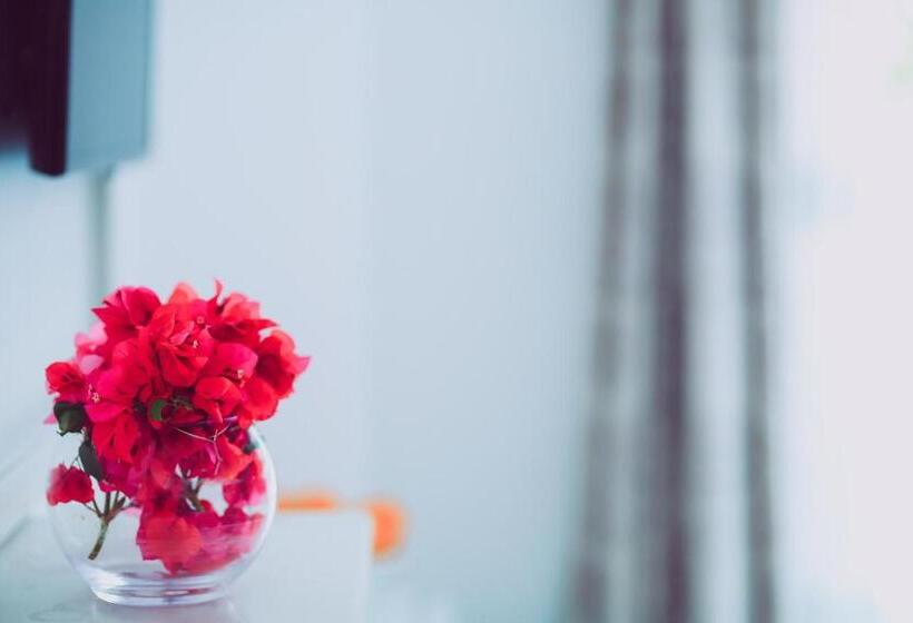 اتاق لوکس سه تخته, Linda Beach Class Hotel   Boutique Class