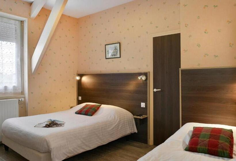 Superior Triple Room, Logis Hôtel Des Châteaux De La Loire