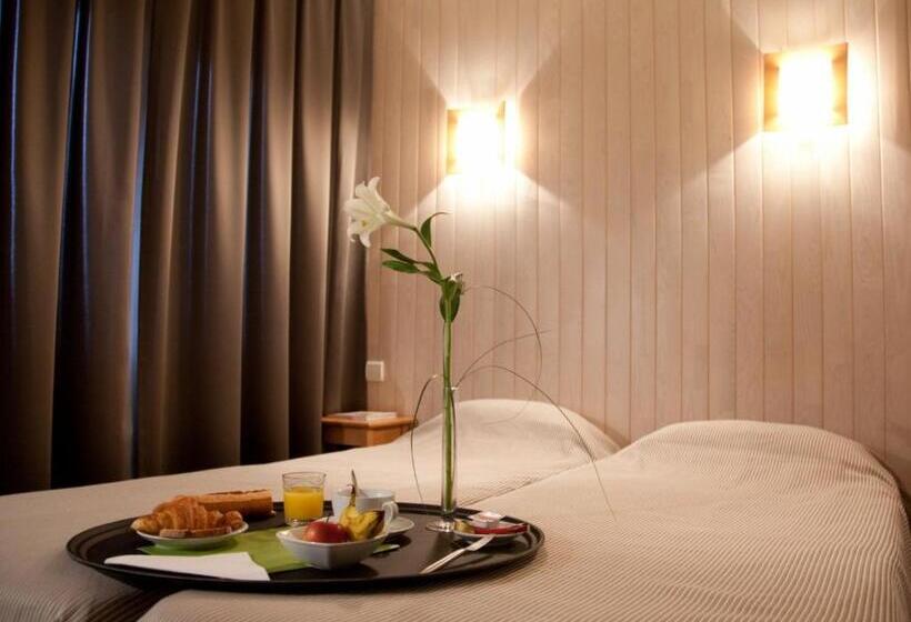 اتاق استاندارد سه نفره, Logis Hôtel Le Relais