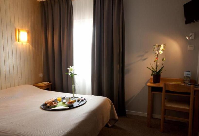اتاق استاندارد سه نفره, Logis Hôtel Le Relais