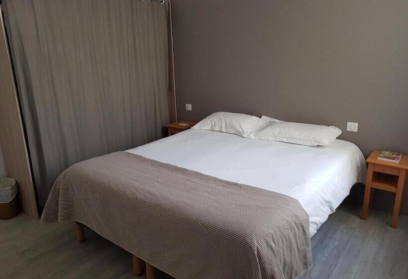 اتاق استاندارد یک نفره, Logis Hôtel Le Relais