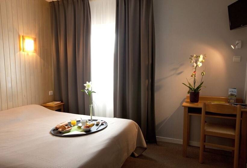 اتاق استاندارد یک نفره, Logis Hôtel Le Relais