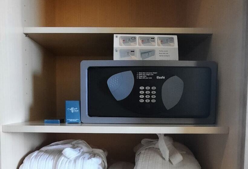 سوییت با چشم‌انداز دریا, Monte Casa Spa & Wellness