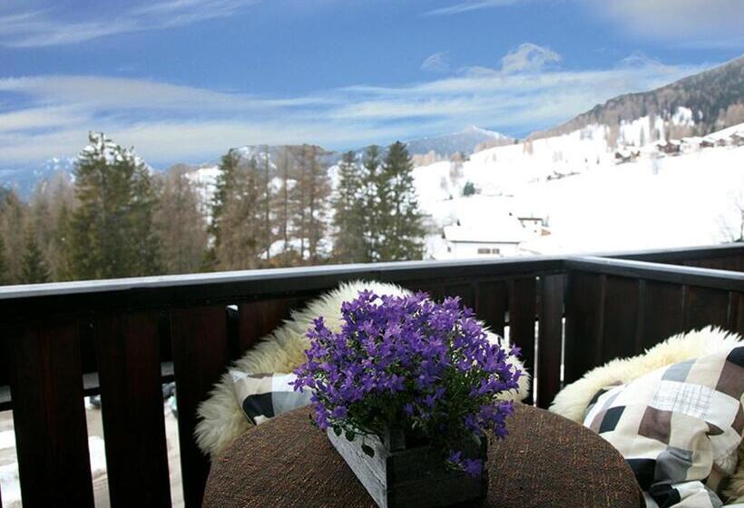 Classic room with balcony, Nigritella