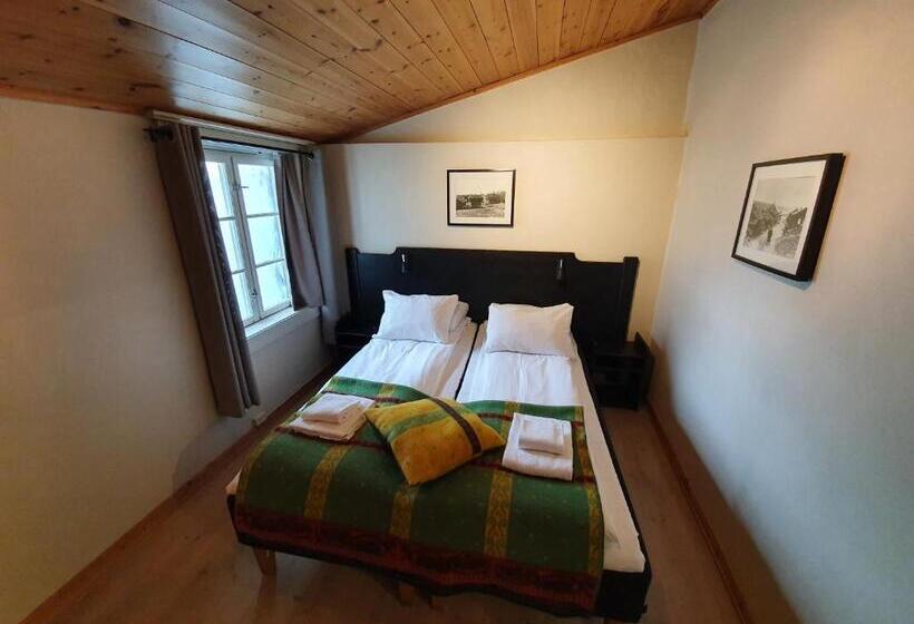 Семейный Номер, Vertshuset Røros