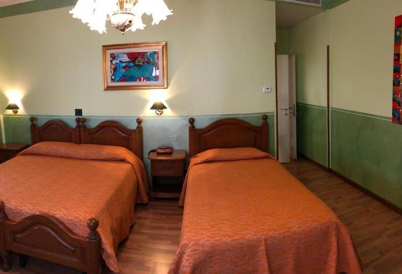 اتاق استاندارد سه نفره, Victoria