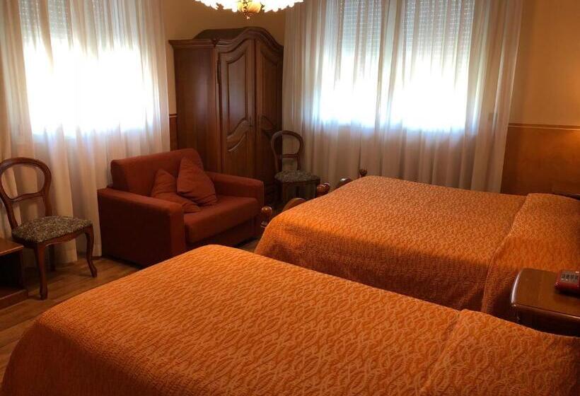 اتاق استاندارد چهار تخته, Victoria