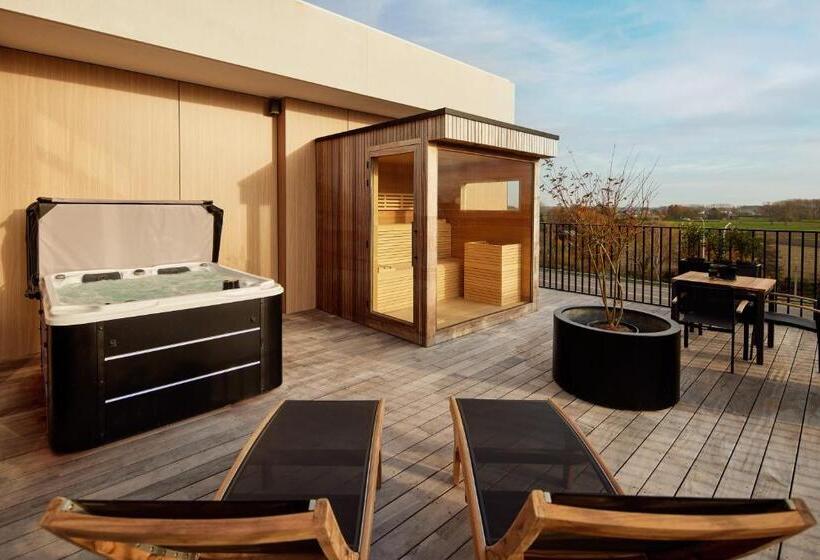 Suite with Hot Tub, Van Der Valk  Beveren