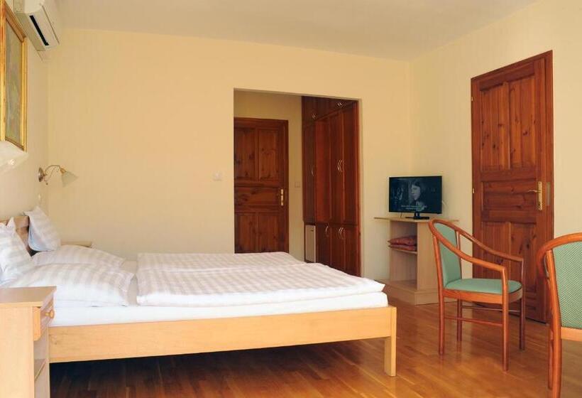 اتاق خانوادگی, Ametiszt Hotel Harkány