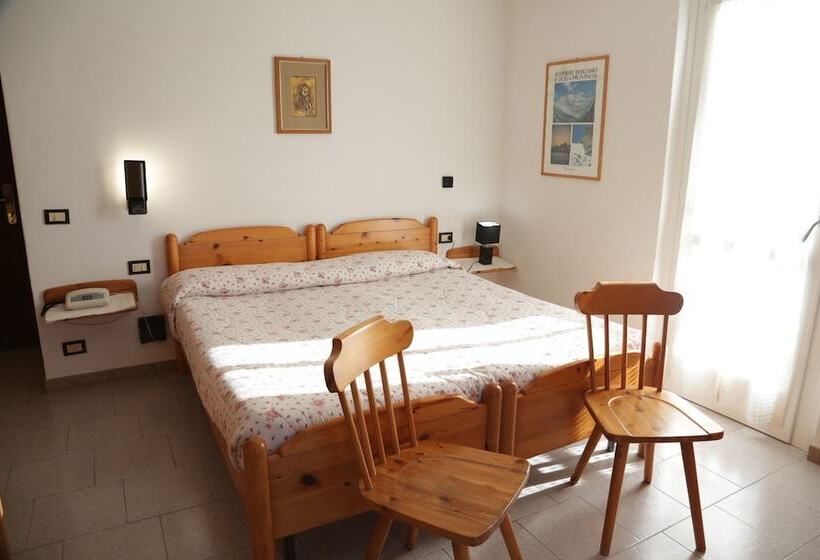 Habitación Estándar, Aurora