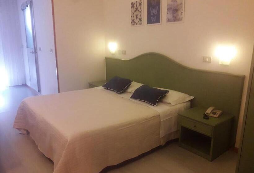 3-Bett-Standardzimmer, Capri