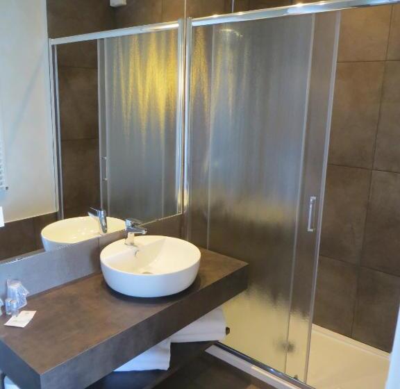 Economy Triple Room, De Charme Regency