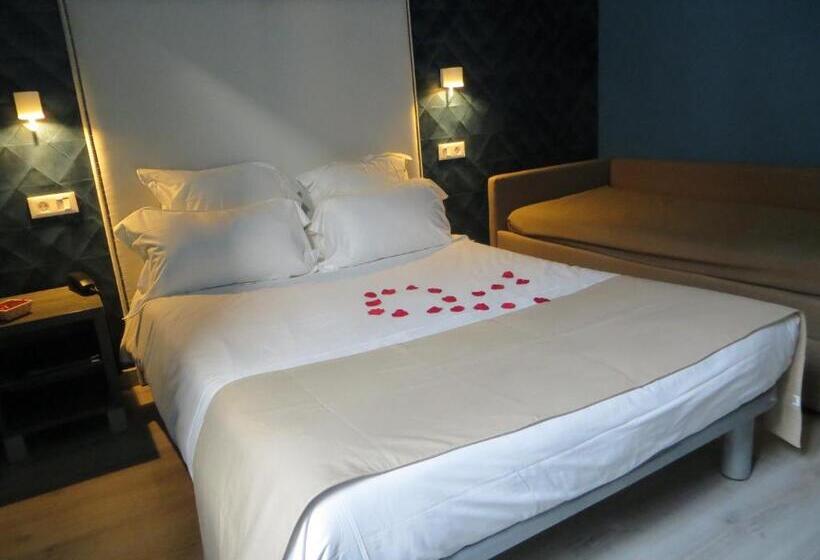 Economy Triple Room, De Charme Regency