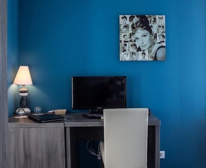 Economy Triple Room, De Charme Regency