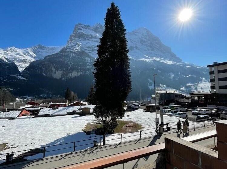 Quarto Quádruplo Estandar, Grindelwalderhof