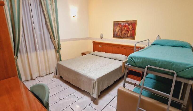 Economy Quadruple Room, Lento