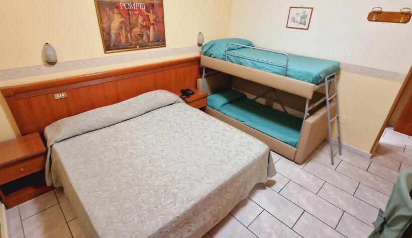 Economy Quadruple Room, Lento