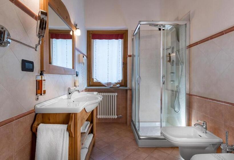 اتاق استاندارد با بالکن, Locanda Bellevue