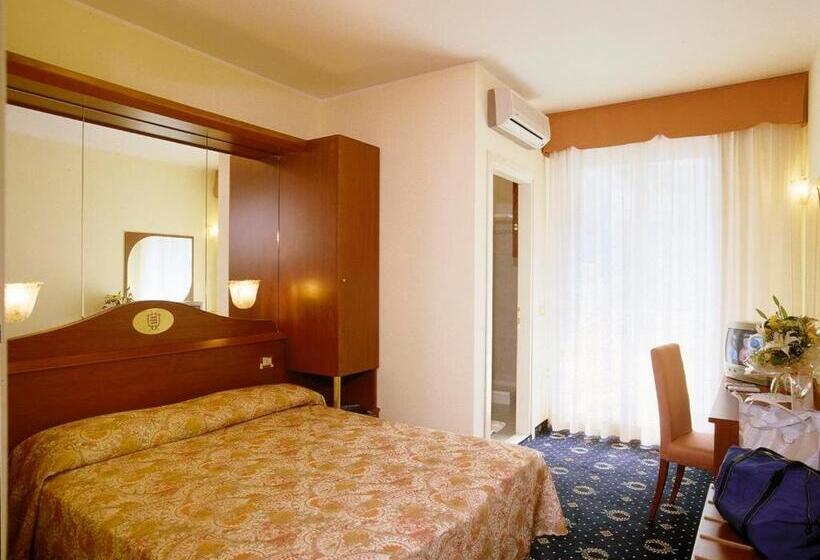 اتاق اکونومی, Montecarlo