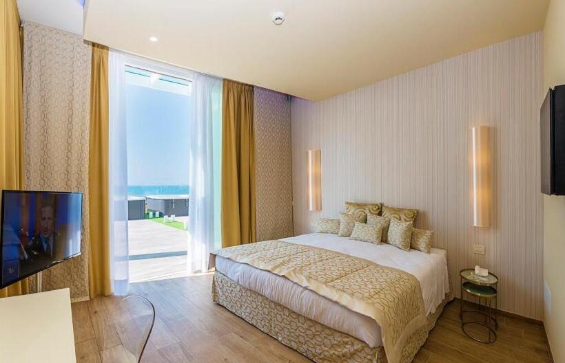 سوئیت با تخت بزرگ, Montecarlo