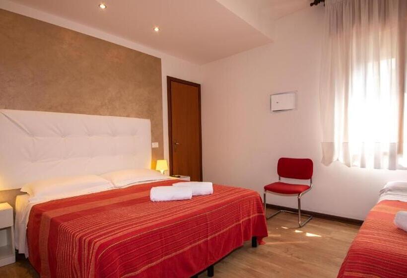 3 Bett Economy Zimmer, Nazionale