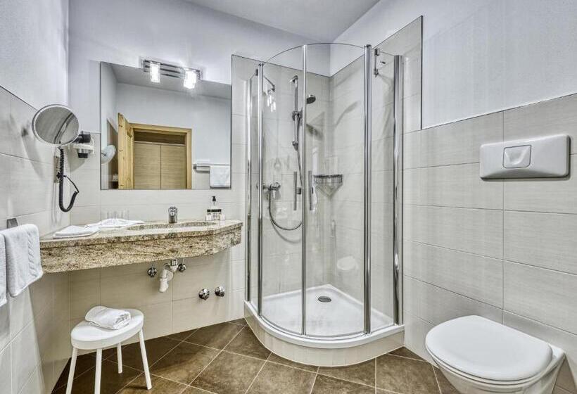 اتاق استاندارد با بالکن, Traubenheim
