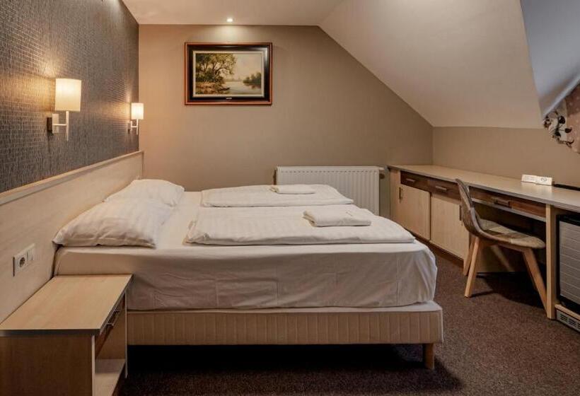 Quarto Familiar, Vineyard Inn   Szőlőskert