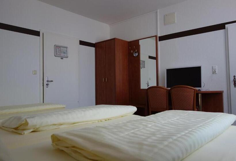 اتاق استاندارد سه نفره, Parkhotel Friedrichstrasse