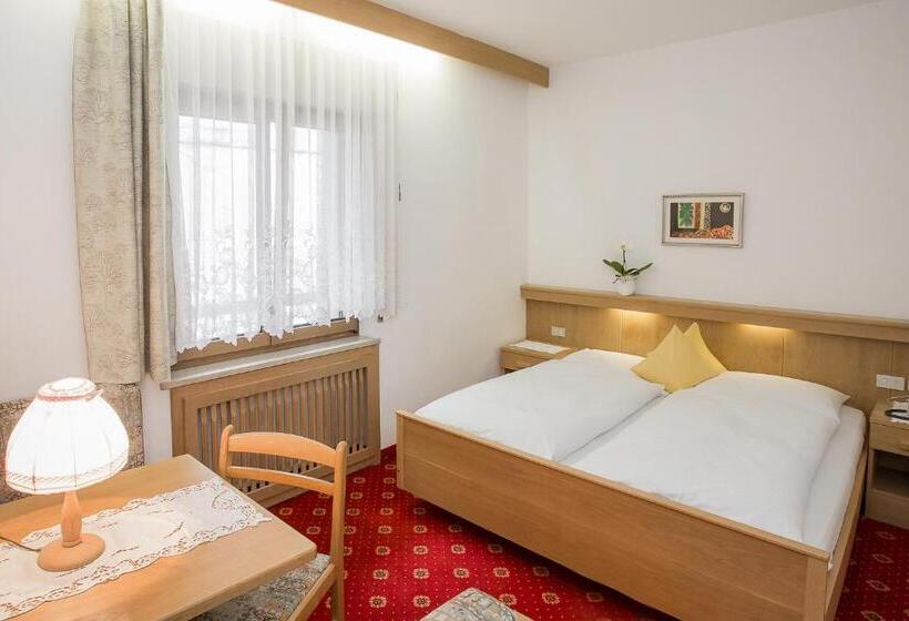 اتاق استاندارد, Alexandres