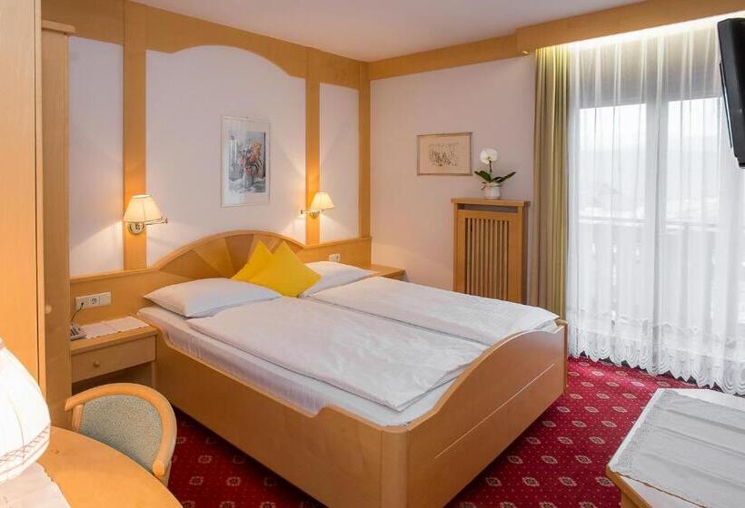 اتاق استاندارد با بالکن, Alexandres