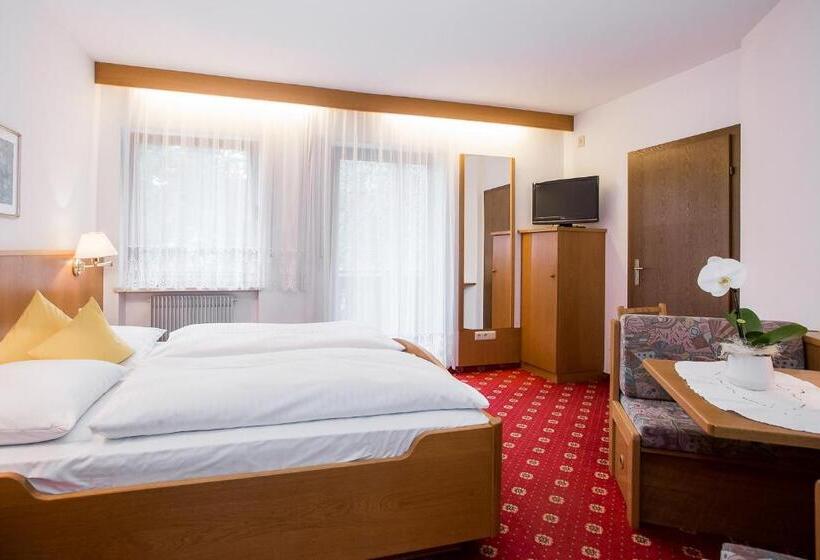 اتاق استاندارد با بالکن, Alexandres