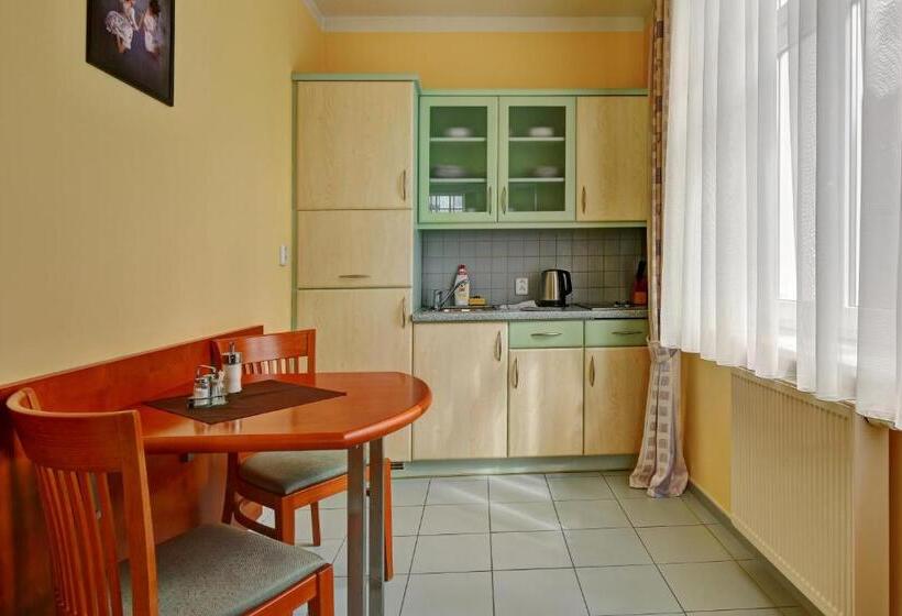 استودیوی استاندارد, Wellness Hotel La Passionaria