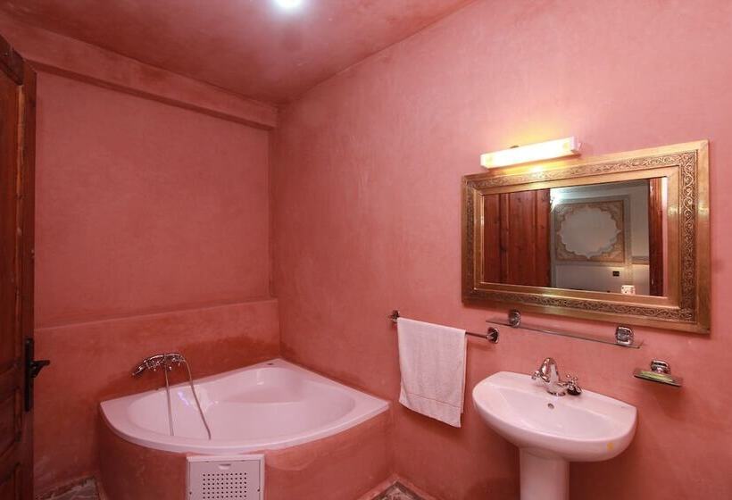 Quarto Estandar, Riad Oussagou