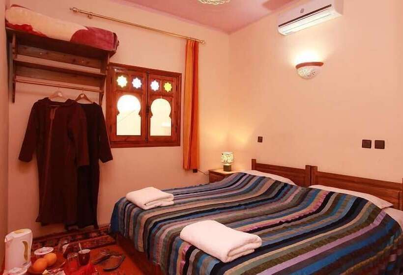 Quarto Estandar, Riad Oussagou