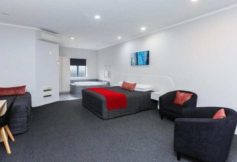استودیوی استاندارد, Aubyn Court Spa Motel