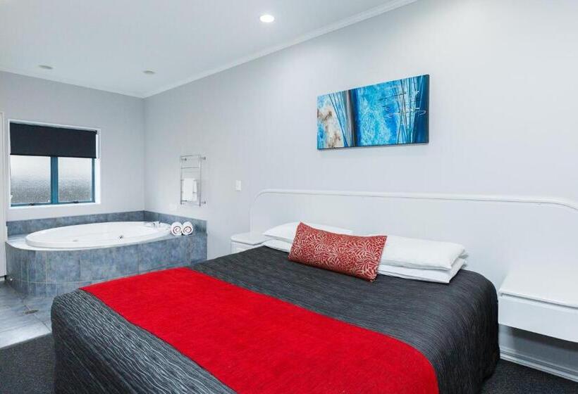 استودیوی استاندارد, Aubyn Court Spa Motel