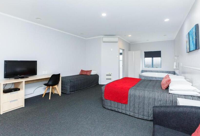 استودیوی استاندارد, Aubyn Court Spa Motel