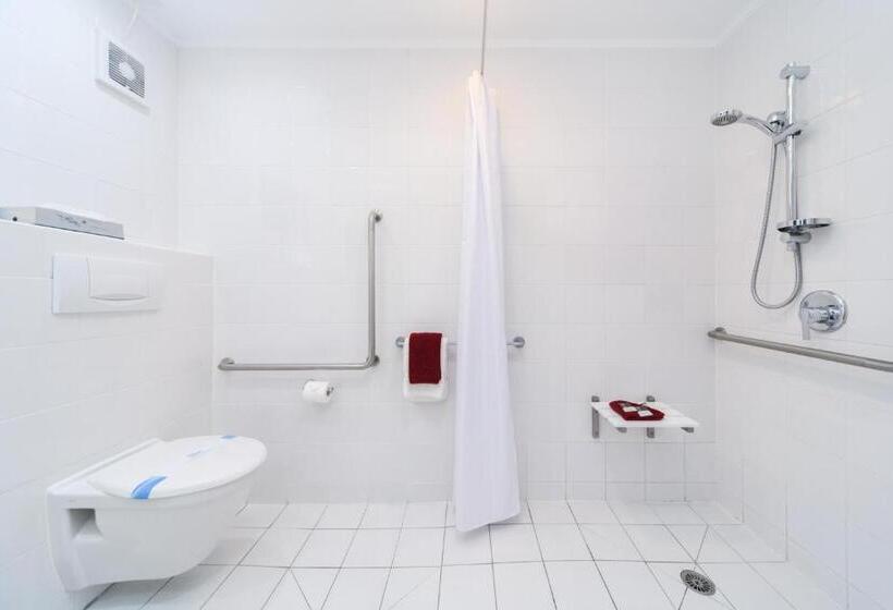 استودیوی استاندارد, Aubyn Court Spa Motel