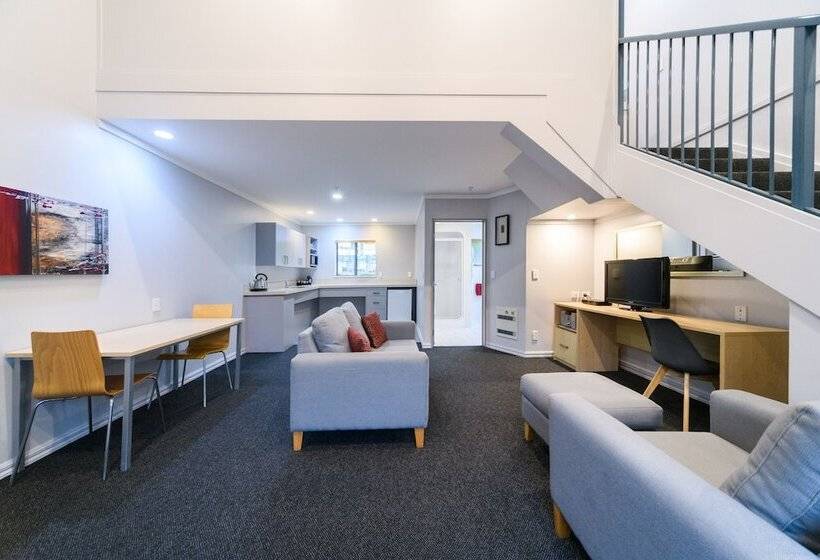 سوییت اجرایی, Aubyn Court Spa Motel