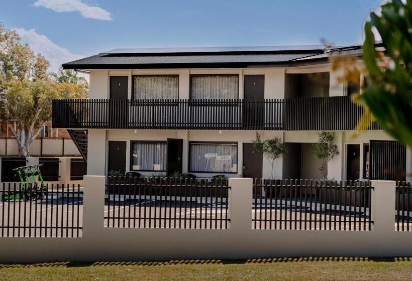 اتاق سوپریور با تخت بزرگ, Motel Caloundra